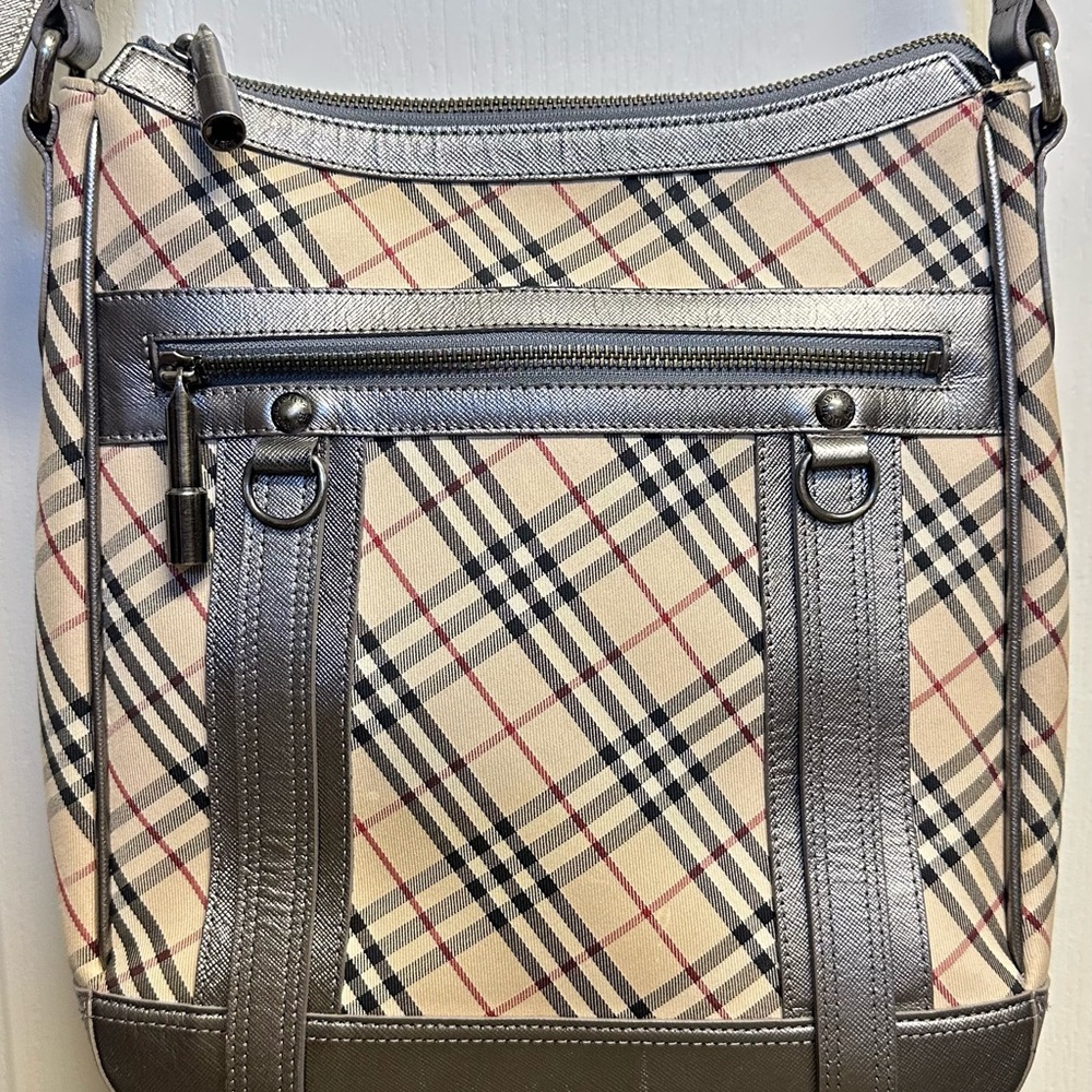Aunthentic Vintage Burberry crossbody bag
